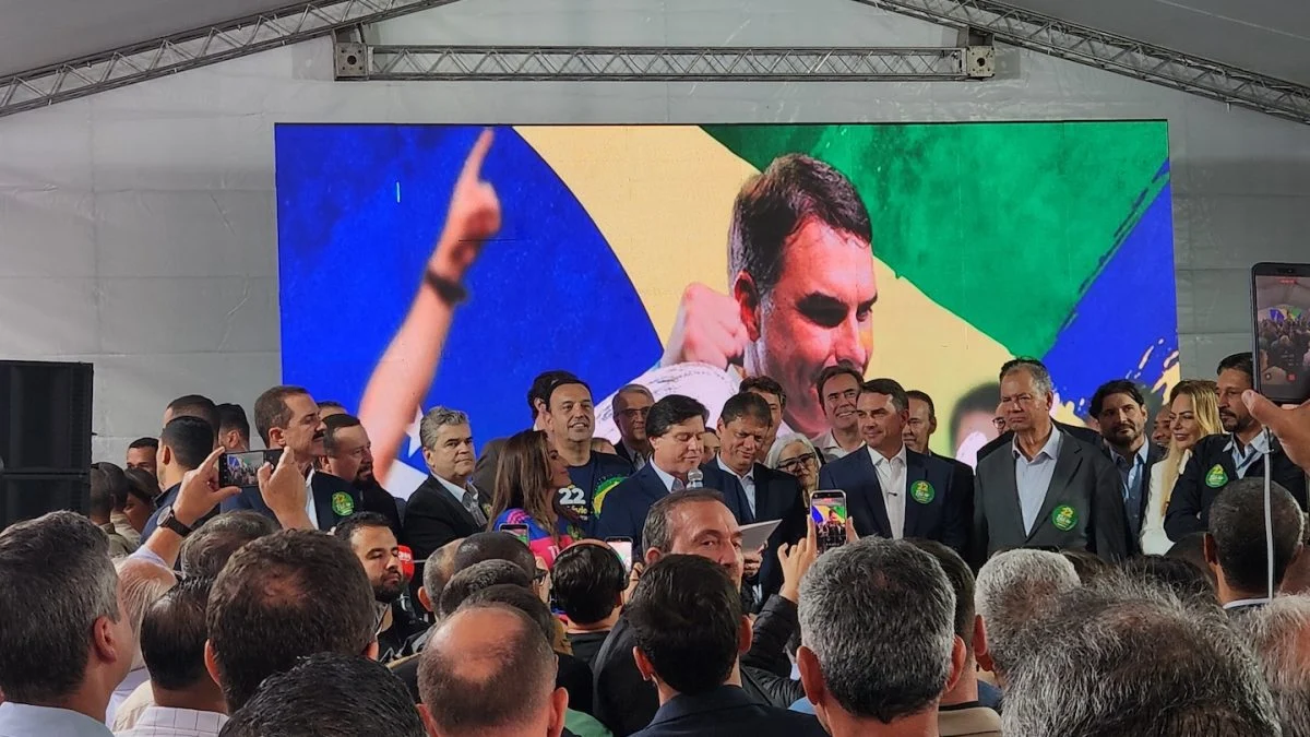 MDB racha e maioria dos diretórios apoia Flávio Bolsonaro no 2º turno